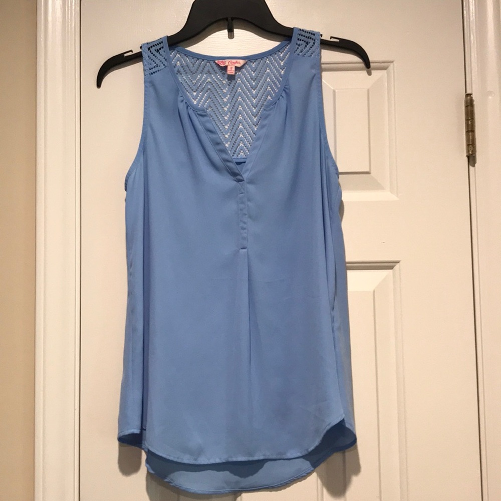 Candie’s blue tank
